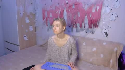 Your kitty online show from 12-03-24, 03:55