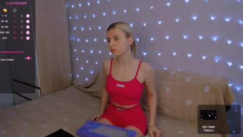 Your kitty online show from 03-04-25, 03:11