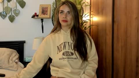 Mailyn Foxx online show from 07-16-26, 12:38