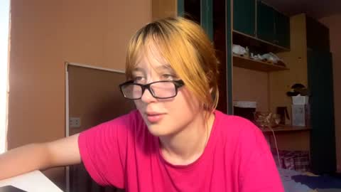 Evie online show from 06-13-26, 01:20