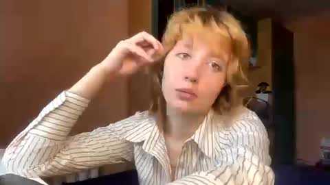 Evie online show from 06-20-26, 01:14