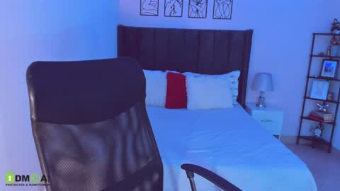 Maite online show from 04-15-26, 04:52