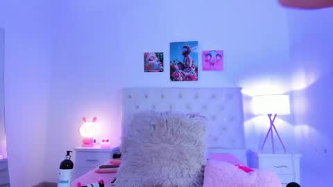Snapshot of maithe_022 chatting on 05-19-26, 06:58 mai online show from 05-19-26, 06:58
