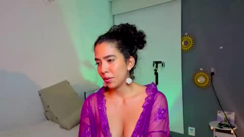 Snapshot of maithe_perroni chatting on 02-16-26, 11:34 Lauu online show from 02-16-26, 11:34