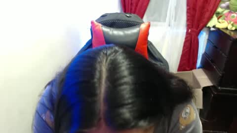 Hello friends Im on another account    online show from 01-11-25, 04:38