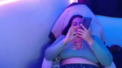 Hello friends Im on another account    online show from 02-22-25, 05:34