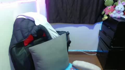 Hello friends Im on another account    online show from 03-02-25, 03:24