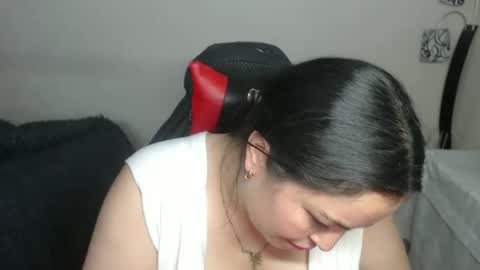 Hello friends Im on another account    online show from 10-28-25, 02:04