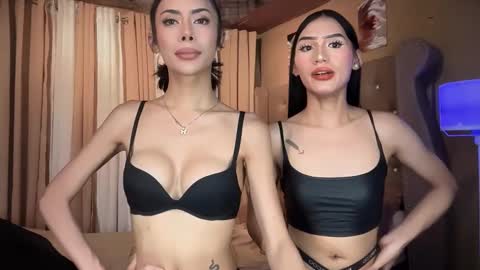 Lovely online show from 12-22-25, 03:03