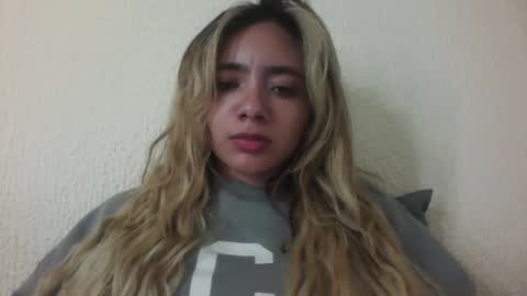 majo_gomezz online show from 12-19-25, 04:52