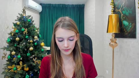 Chloe online show from 12-30-24, 03:36