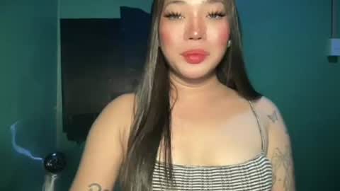 Snapshot of makemesquirt_xxx chatting on 05-20-26, 01:45 KEANA online show from 05-20-26, 01:45