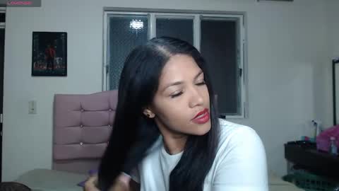 Snapshot of makennaa_1 chatting on 05-27-26, 10:12 MAKENNAA online show from 05-27-26, 10:12