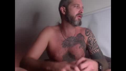 Snapshot of makeyoushakeattheknees chatting on 02-17-25, 11:44 Marvin Straighish online show from 02-17-25, 11:44