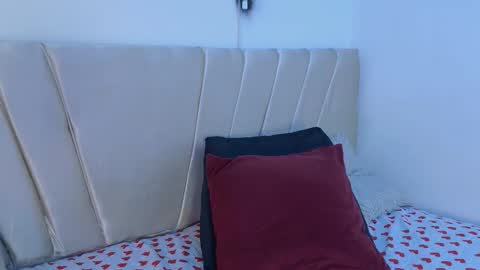 Snapshot of makii__ chatting on 12-05-25, 08:38 Maki online show from 12-05-25, 08:38