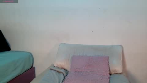 Snapshot of makii__ chatting on 02-15-26, 09:22 Maki online show from 02-15-26, 09:22