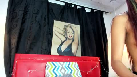 Snapshot of malayha_gray chatting on 01-20-25, 09:24 MALAYHA online show from 01-20-25, 09:24