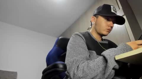 ADAM         online show from 11-04-25, 02:21