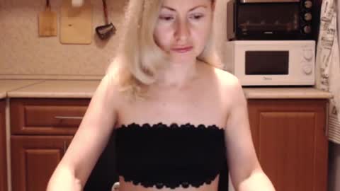 Malena online show from 03-12-26, 09:32