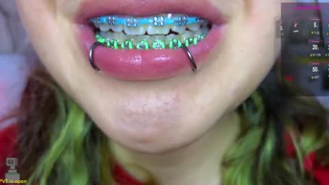 Snapshot of malicia_witch_ chatting on 12-31-24, 01:26 Mar Alicia Rosie v A L I C I A W I T C - Meg Cherie online show from 12-31-24, 01:26