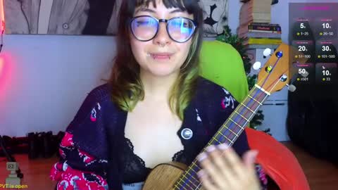 Snapshot of malicia_witch_ chatting on 01-10-25, 05:05 Mar Alicia Rosie v A L I C I A W I T C - Meg Cherie online show from 01-10-25, 05:05