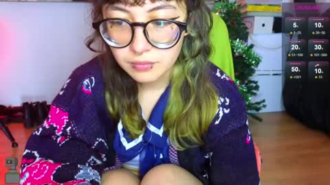 Snapshot of malicia_witch_ chatting on 01-11-25, 03:02 Mar Alicia Rosie v A L I C I A W I T C - Meg Cherie online show from 01-11-25, 03:02