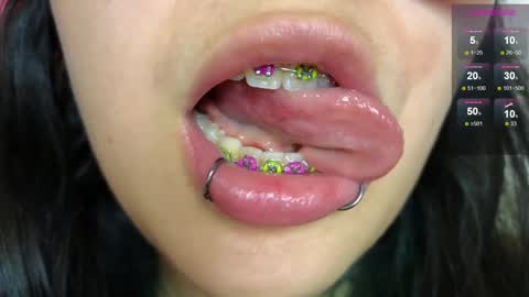 Snapshot of malicia_witch_ chatting on 02-02-25, 01:02 Mar Alicia Rosie v A L I C I A W I T C - Meg Cherie online show from 02-02-25, 01:02