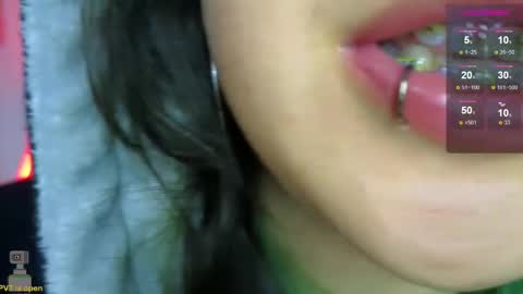 Snapshot of malicia_witch_ chatting on 03-08-25, 03:06 Mar Alicia Rosie v A L I C I A W I T C - Meg Cherie online show from 03-08-25, 03:06