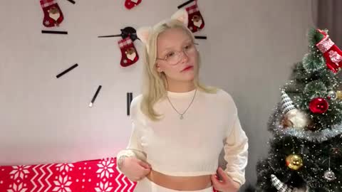 Snapshot of malisatrigueiro chatting on 01-07-26, 05:43 Evelyn online show from 01-07-26, 05:43