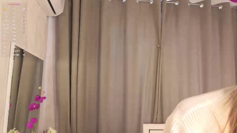 Snapshot of malisatrigueiro chatting on 02-05-26, 04:39 Evelyn online show from 02-05-26, 04:39