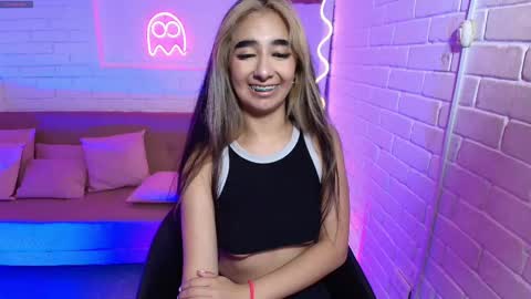 Malory  online show from 03-02-25, 07:12