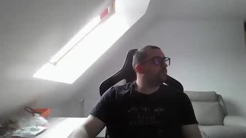 Snapshot of malou2927 chatting on 12-08-24, 09:46 breton online show from 12-08-24, 09:46