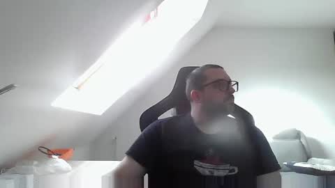 Snapshot of malou2927 chatting on 12-09-24, 02:06 breton online show from 12-09-24, 02:06