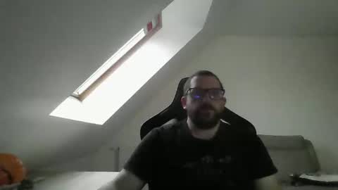 Snapshot of malou2927 chatting on 01-01-25, 08:35 breton online show from 01-01-25, 08:35