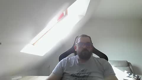 Snapshot of malou2927 chatting on 02-24-25, 02:15 breton online show from 02-24-25, 02:15