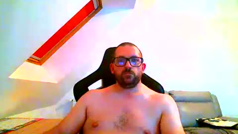 Snapshot of malou2927 chatting on 09-14-25, 09:03 breton online show from 09-14-25, 09:03