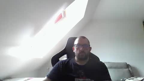 Snapshot of malou2927 chatting on 09-15-25, 12:16 breton online show from 09-15-25, 12:16