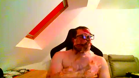 Snapshot of malou2927 chatting on 10-25-25, 09:31 breton online show from 10-25-25, 09:31