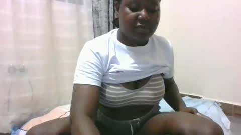 Snapshot of mamasita2023 chatting on 01-24-25, 05:32 mamasita2023 online show from 01-24-25, 05:32