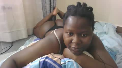 Snapshot of mamasita2023 chatting on 01-25-25, 06:34 mamasita2023 online show from 01-25-25, 06:34