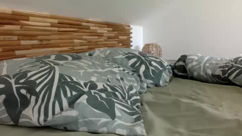 Snapshot of mamattv chatting on 04-25-26, 11:57 mamattv online show from 04-25-26, 11:57