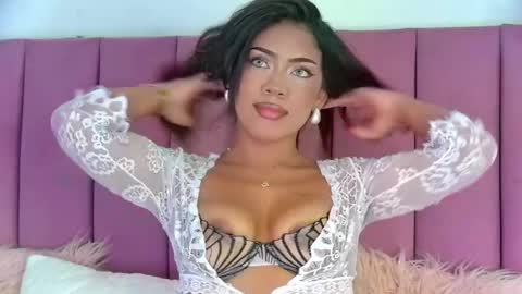 Snapshot of mami_natacha19x chatting on 01-08-25, 10:37 nati online show from 01-08-25, 10:37