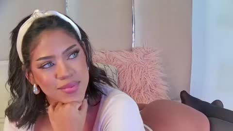 Snapshot of mami_natacha19x chatting on 02-13-25, 04:54 nati online show from 02-13-25, 04:54