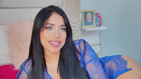 Snapshot of mami_natacha19x chatting on 11-15-25, 08:49 nati online show from 11-15-25, 08:49