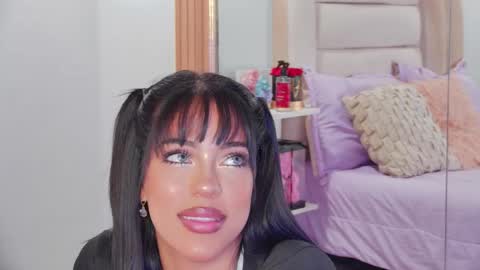 Snapshot of mami_natacha19x chatting on 11-27-25, 12:35 nati online show from 11-27-25, 12:35