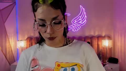 Snapshot of mamushka_ chatting on 09-17-25, 09:05   online show from 09-17-25, 09:05