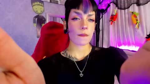 Snapshot of mamushka_ chatting on 10-24-25, 04:03   online show from 10-24-25, 04:03