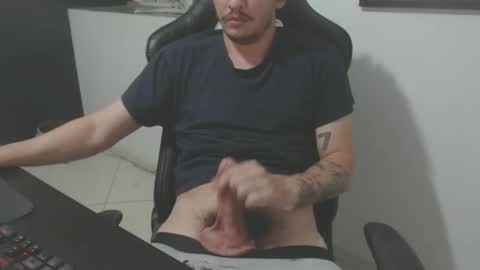 Snapshot of mamute23 chatting on 01-08-25, 01:42 BigBrazilianCock online show from 01-08-25, 01:42