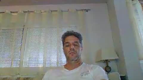 Snapshot of man211172 chatting on 10-05-25, 02:15 man211172 online show from 10-05-25, 02:15