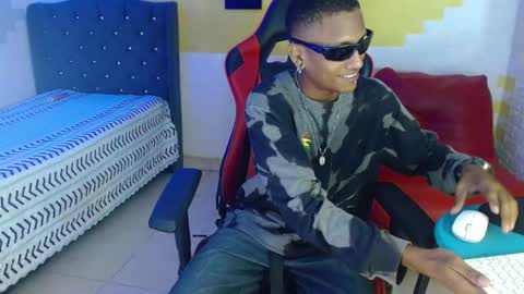 man_san11 online show from 10-28-25, 03:36